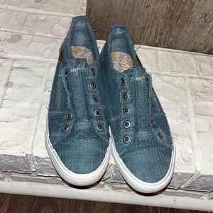 Womens Blowfish slip on